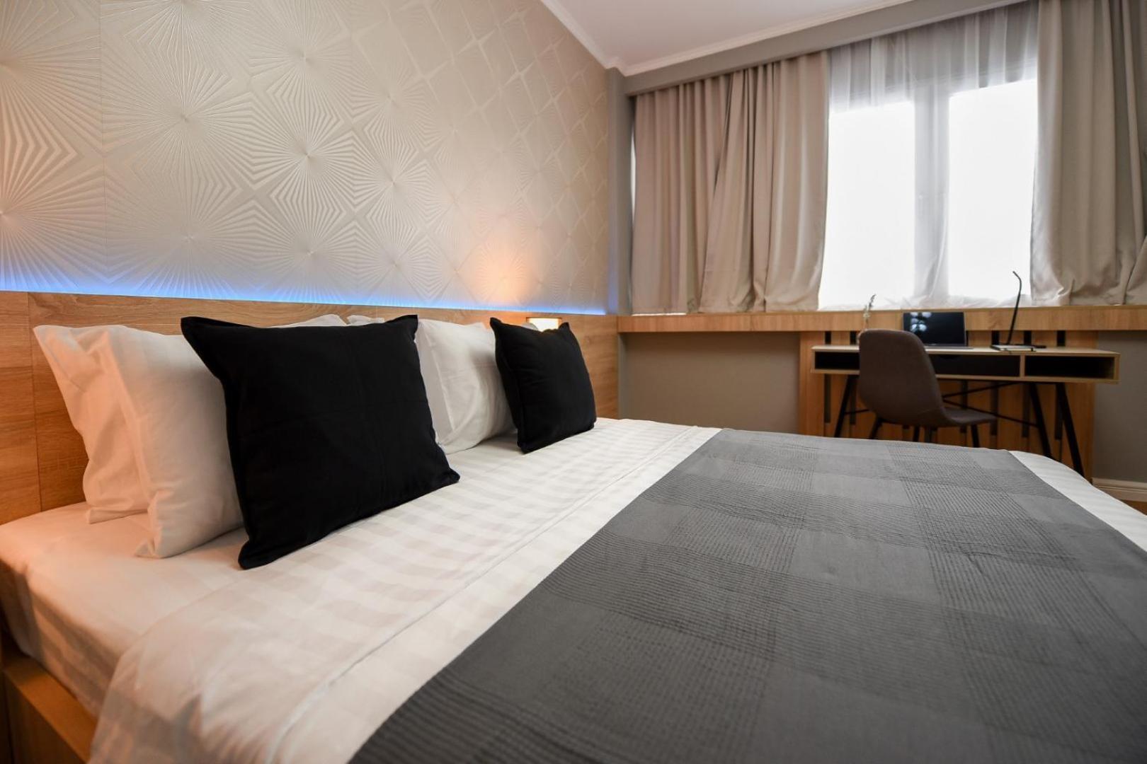 City Center Getaway - Cozy Accommodation For Your Perfect Stay Boekarest Kamer foto