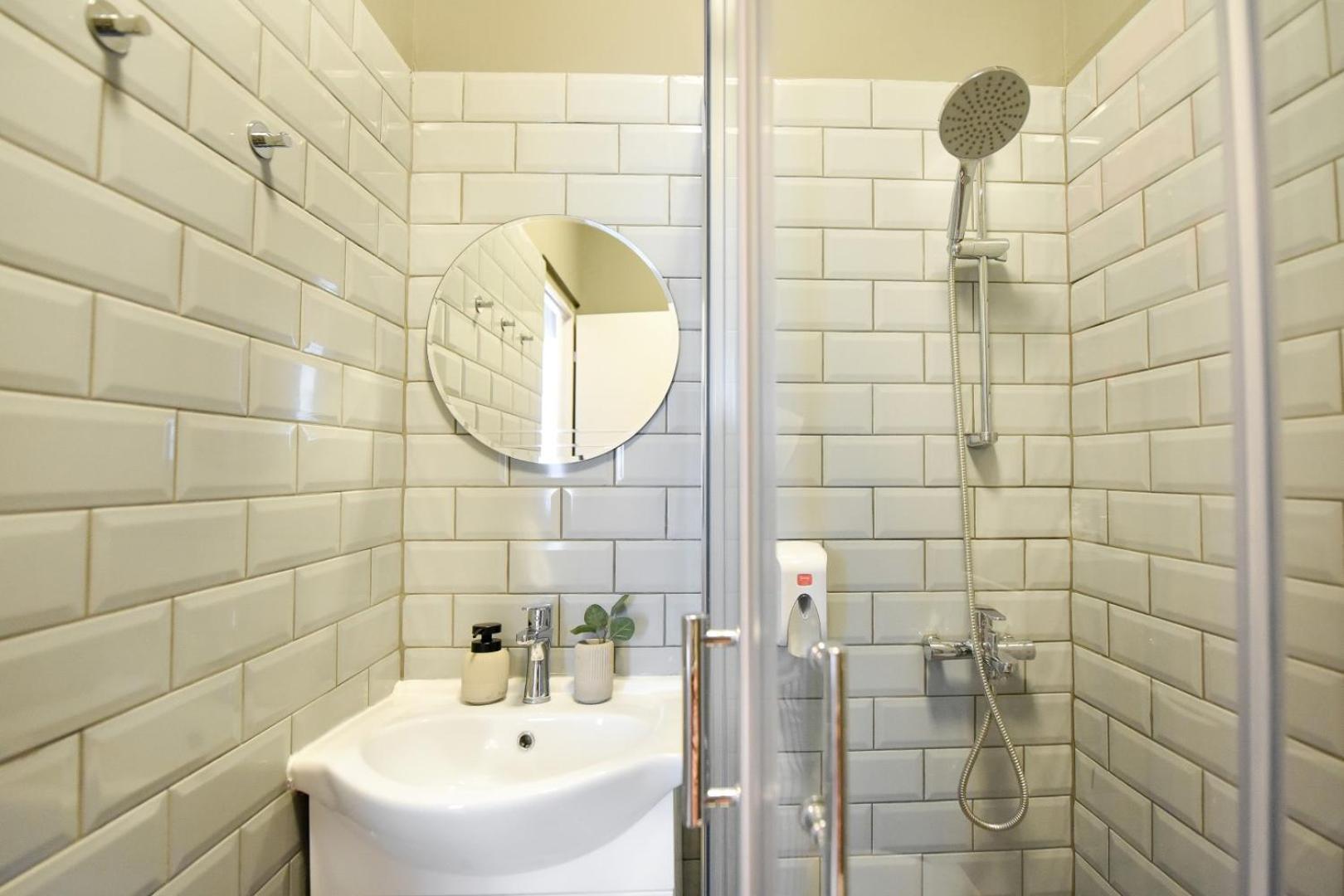City Center Getaway - Cozy Accommodation For Your Perfect Stay Boekarest Buitenkant foto